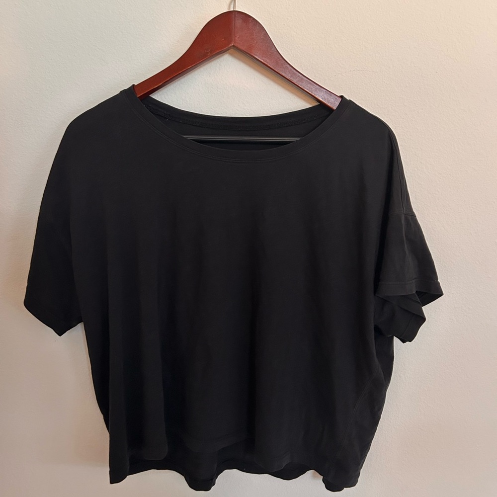 Lululemon black shirt
